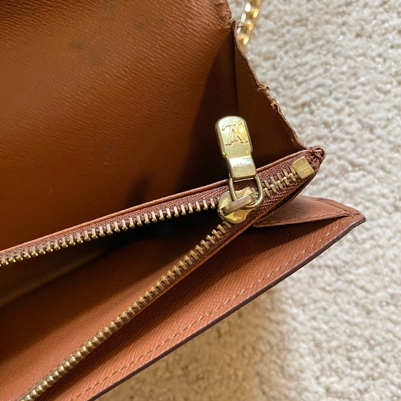 Authentic Louis Vuitton Sarah classic monogram canvas wallet on chain crossbody - Picture 10 of 13